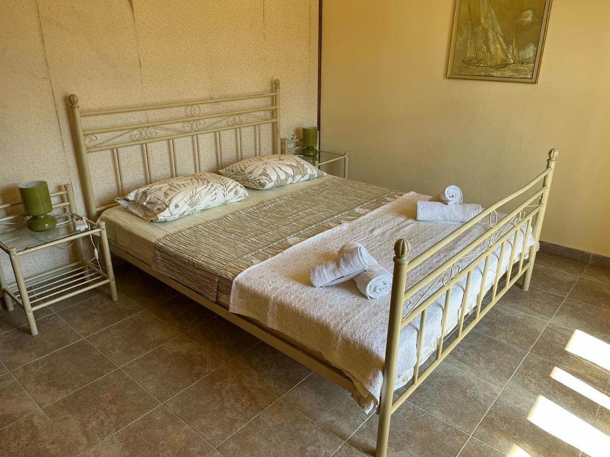 Guesthouse Kaliepia Ierissos Extérieur photo