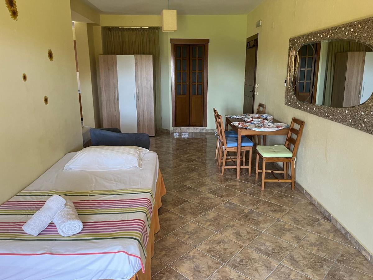 Guesthouse Kaliepia Ierissos Extérieur photo